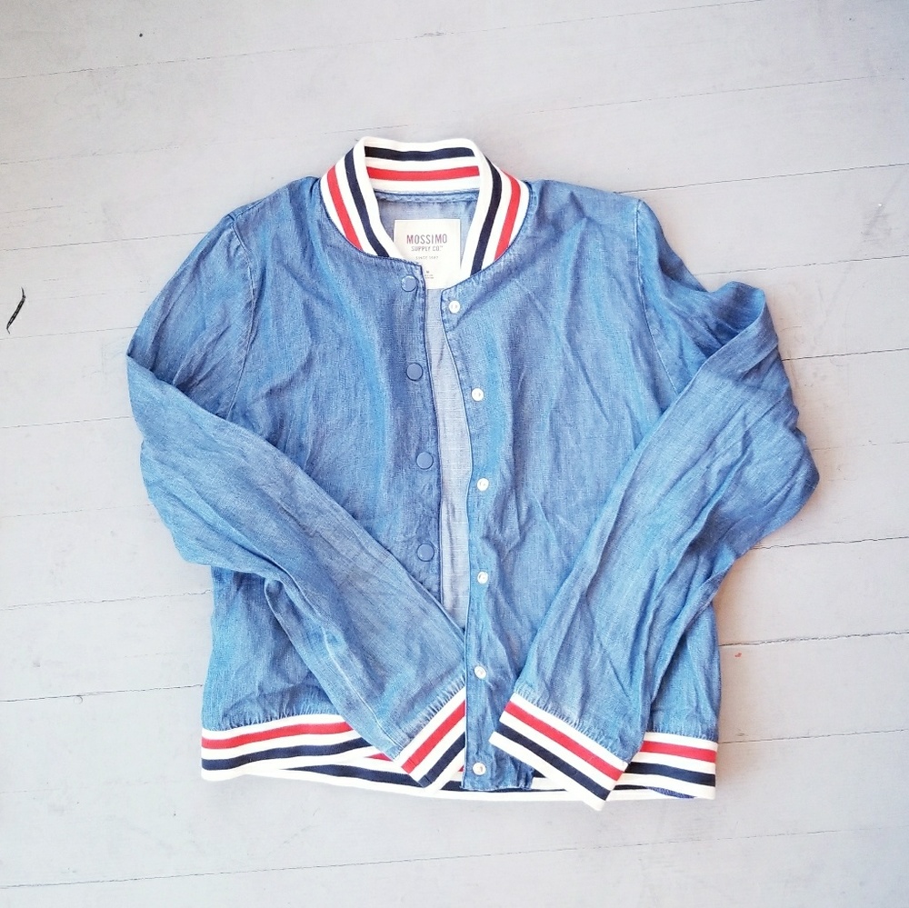 Fashionable Snap Jacket